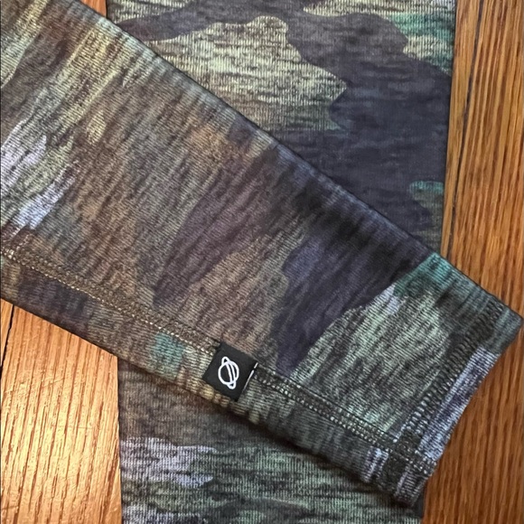 Terez Heathered Camouflage Green Pattern Leggings - Picture 6 of 6